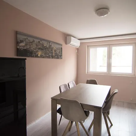 The Sunny Peach Apartmán Ni